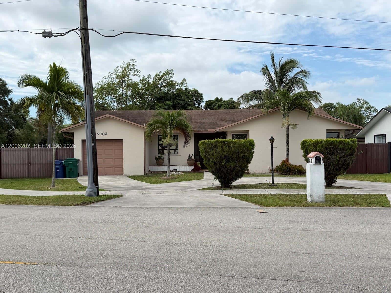 9300 SW 164th St, Palmetto Bay FL 33157