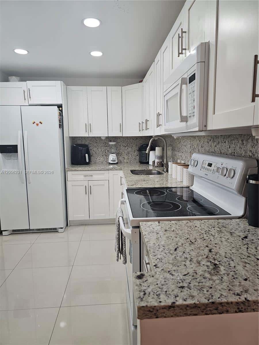 20400 W Country Club Dr # 315, Aventura FL 33180