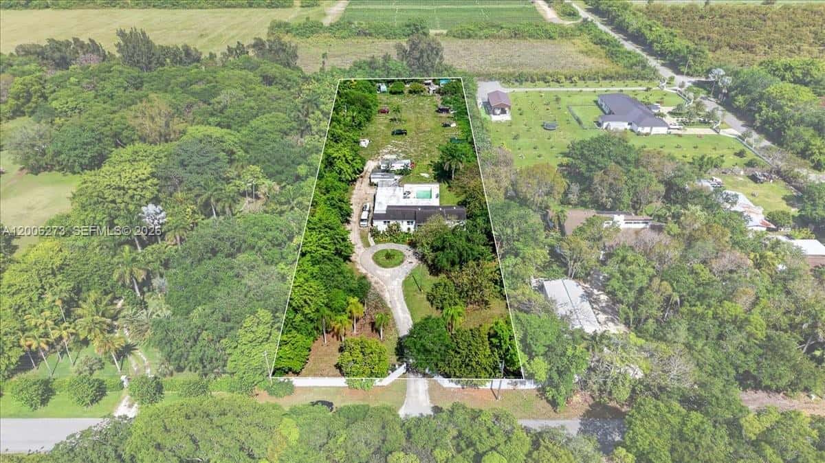 23825 SW 142nd Ave, Homestead FL 33032