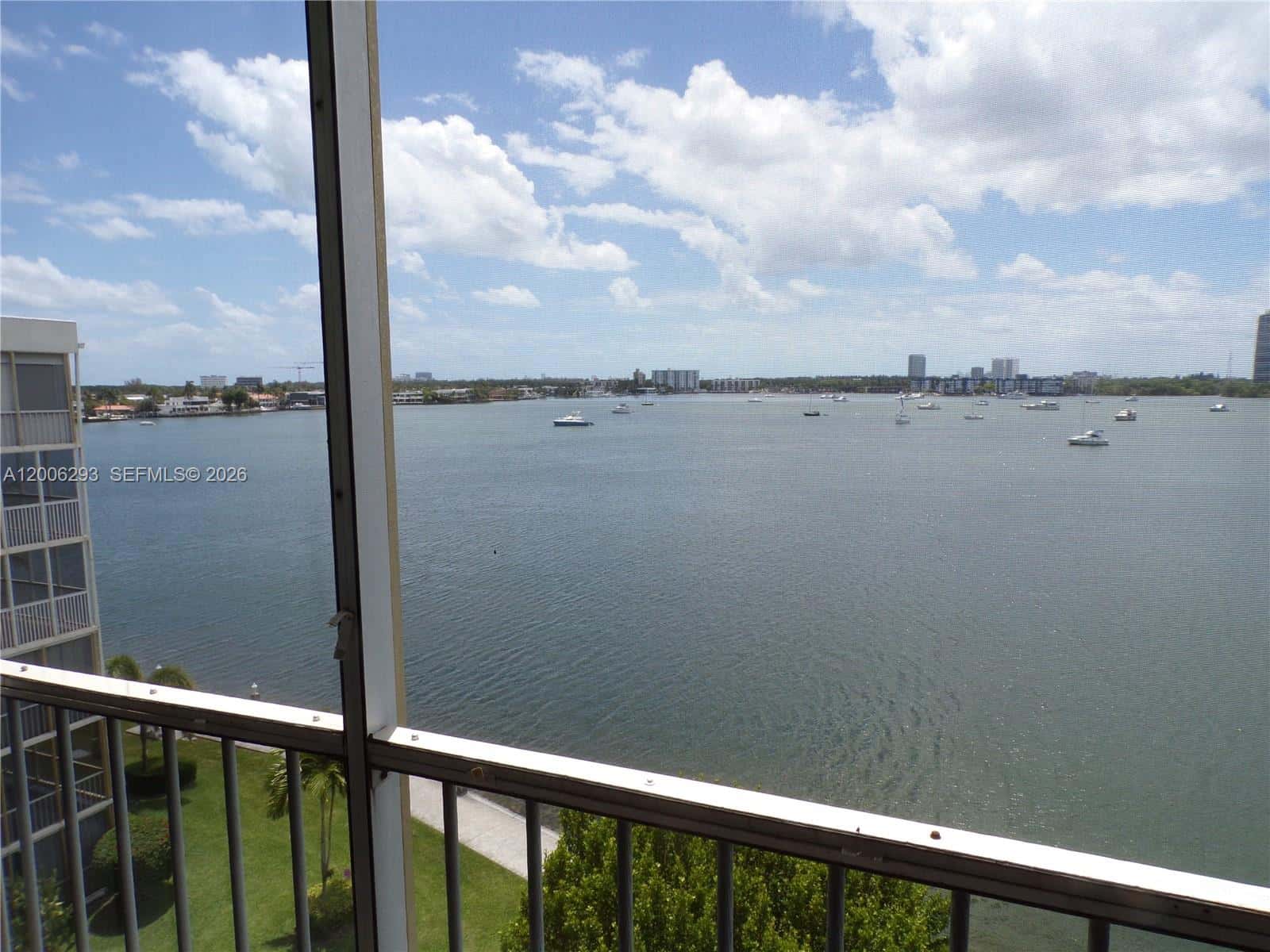 3000 Marcos Dr # P609, Aventura FL 33160