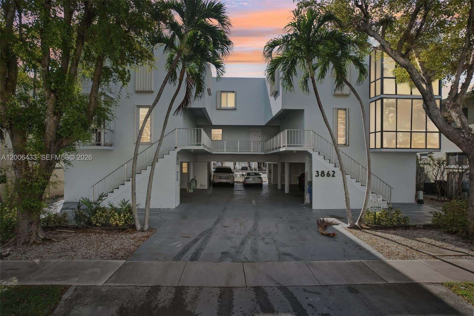 3862 NE 171st St, North Miami Beach FL 33160