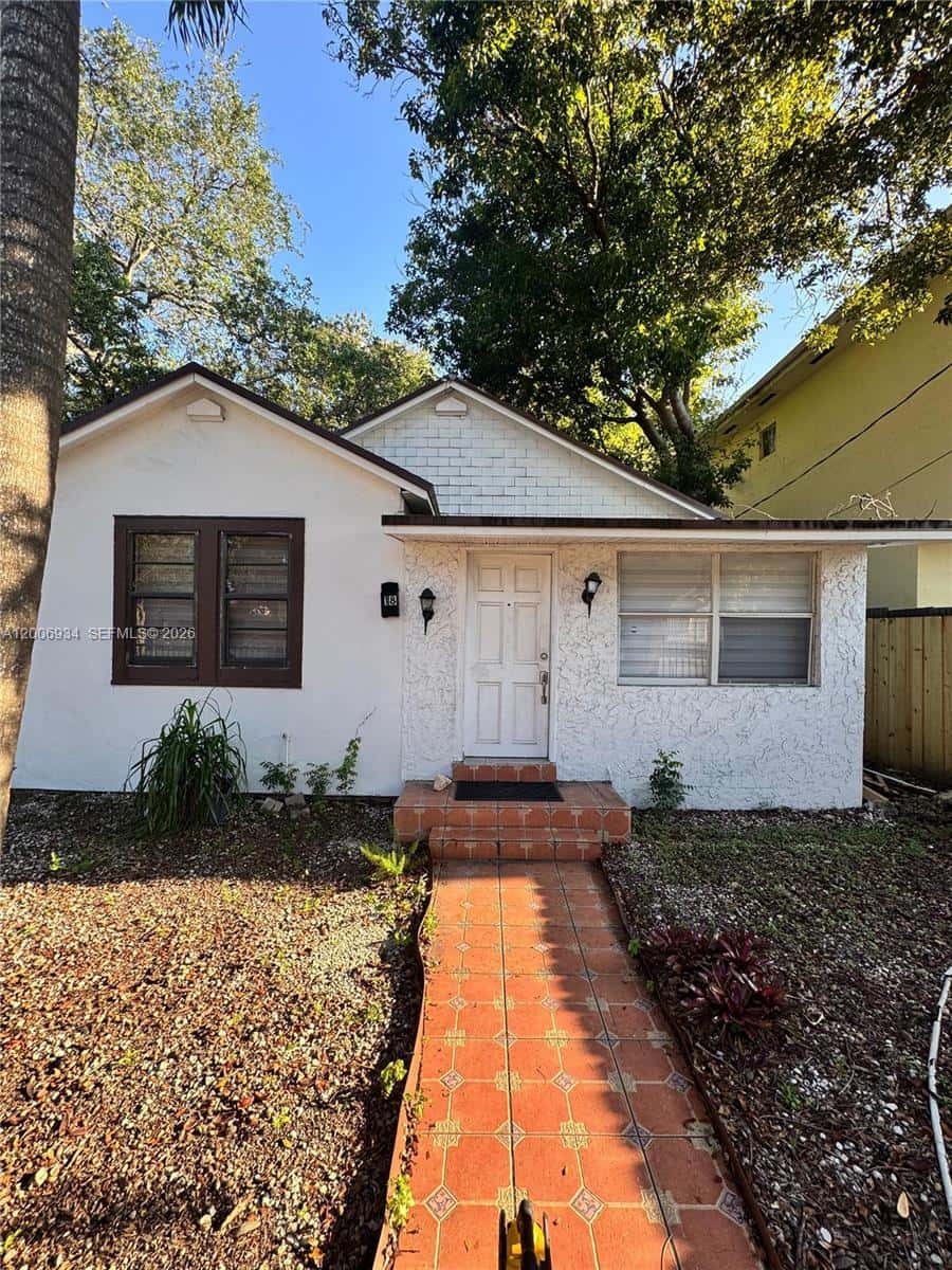 18 NW 57th St, Miami FL 33127
