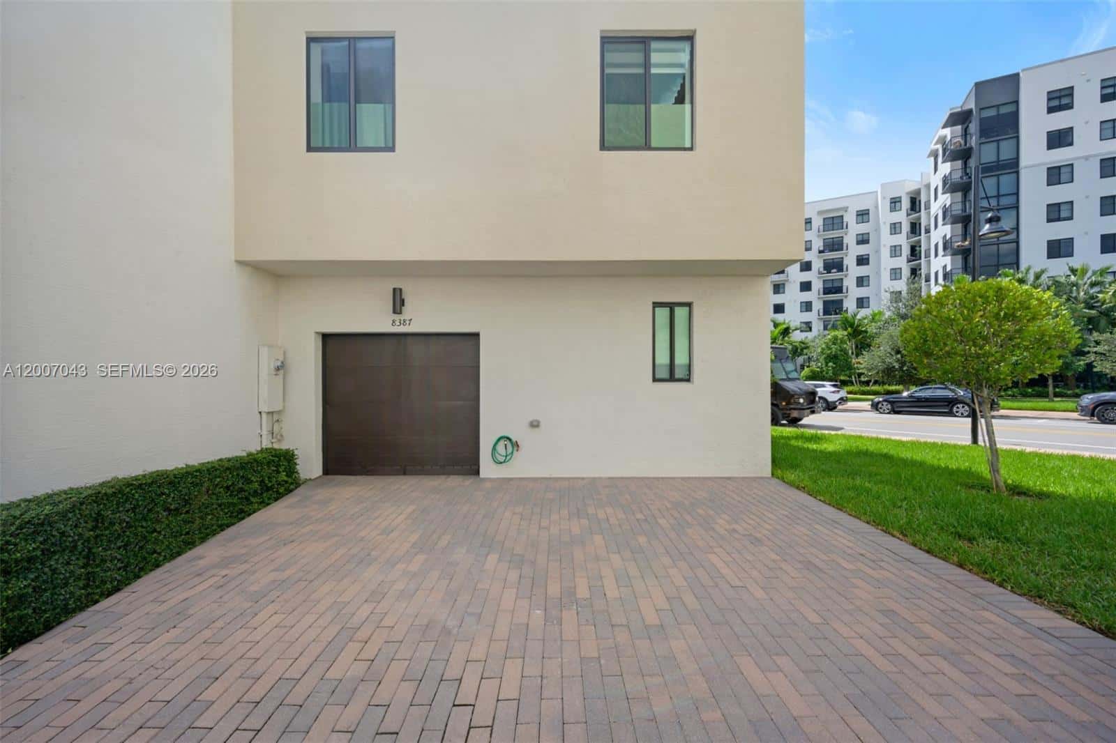 8387 NW 43rd St, Doral FL 33166