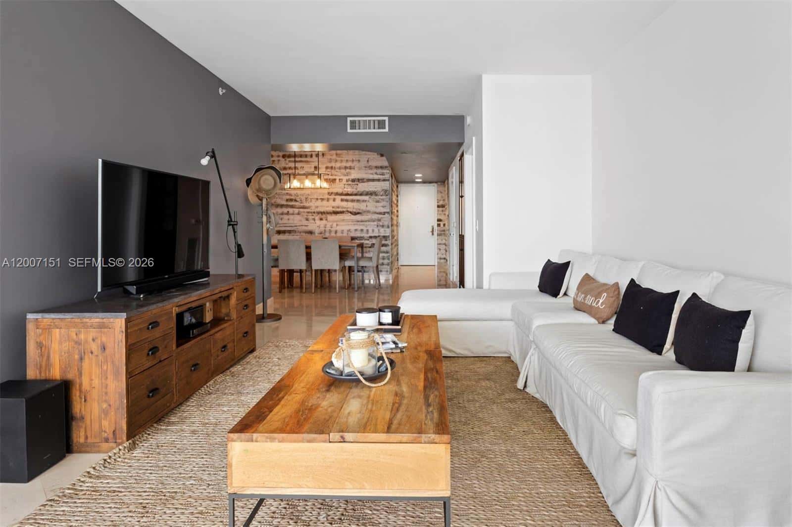 4779 Collins Ave # 1908, Miami Beach FL 33140
