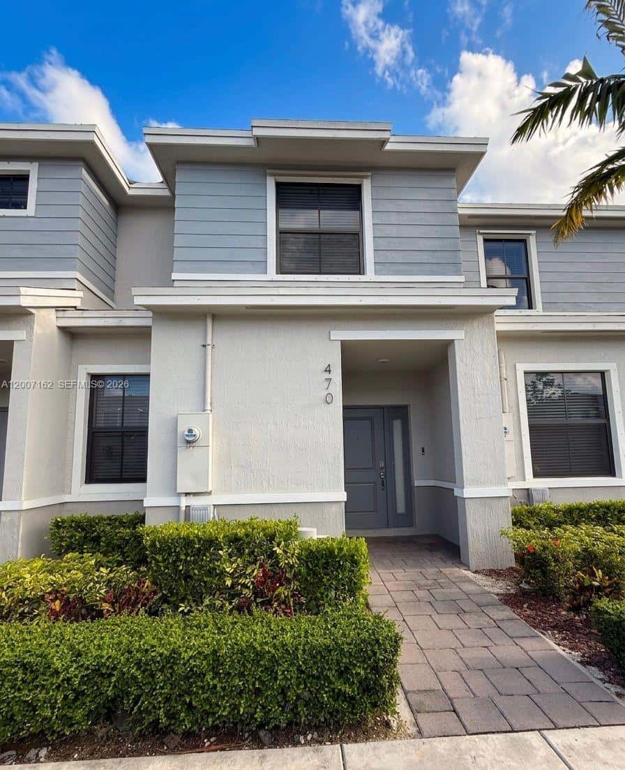 470 NE 12th St, Florida City FL 33034