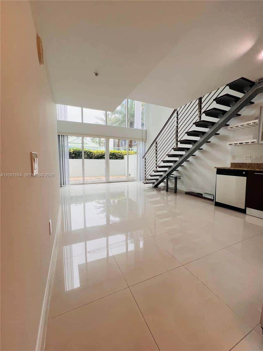41 SE 5th St # 703, Miami FL 33131