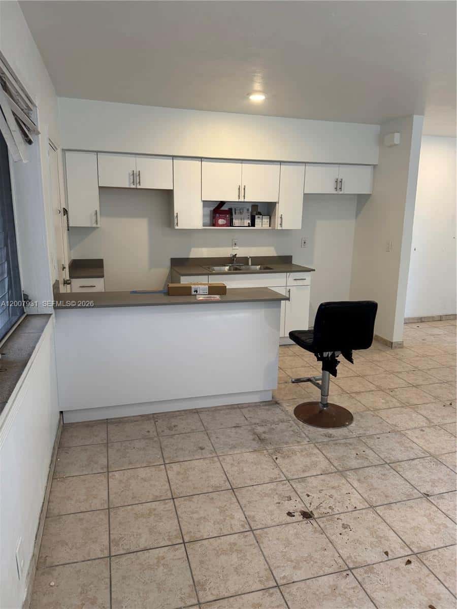 7300 Harding Ave # 21, Miami Beach FL 33141