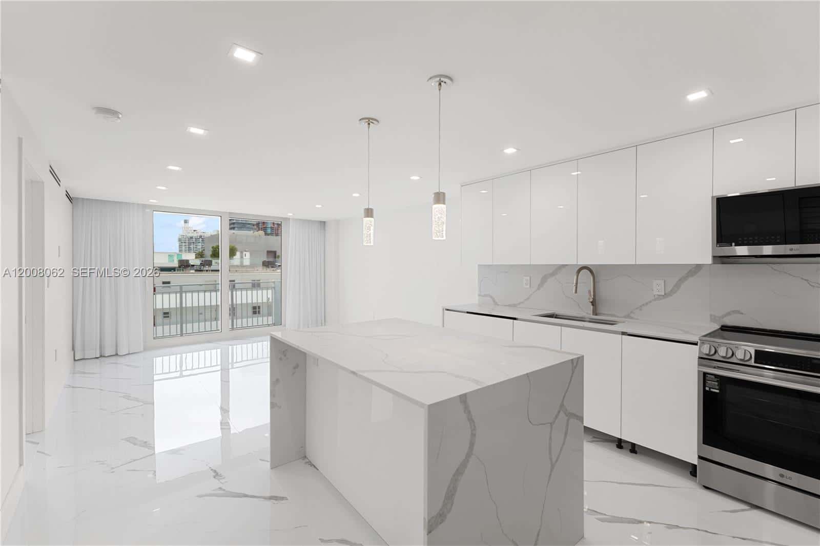 345 Ocean Dr # 708, Miami Beach FL 33139