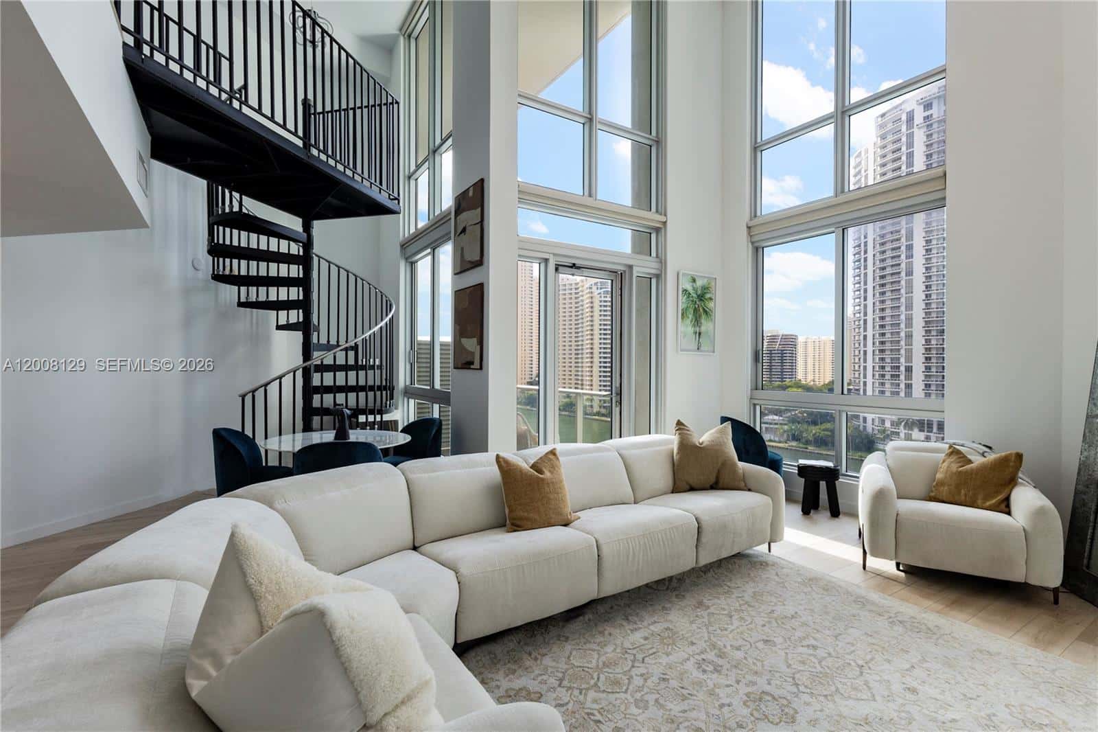 300 S Biscayne Blvd # 1014, Miami FL 33131