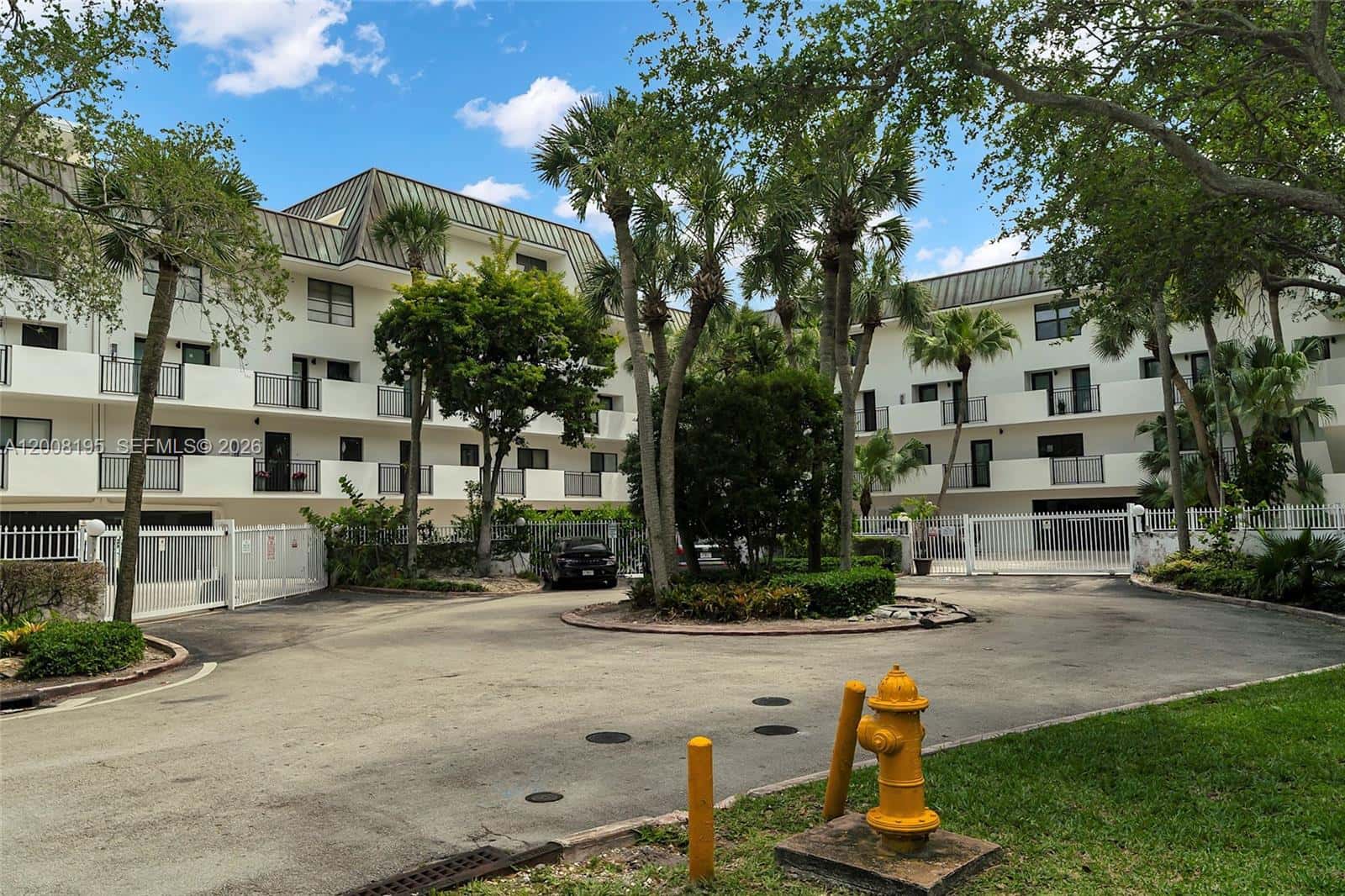 6901 Edgewater Dr # 318, Coral Gables FL 33133