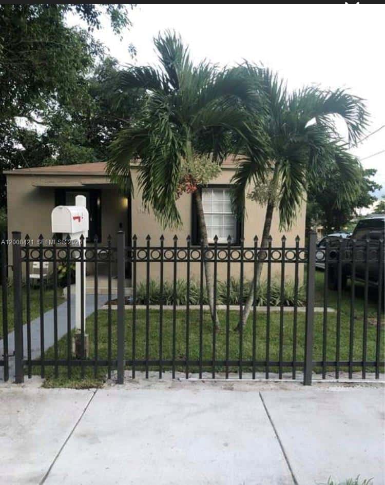 1342 NW 42nd St, Miami FL 33142