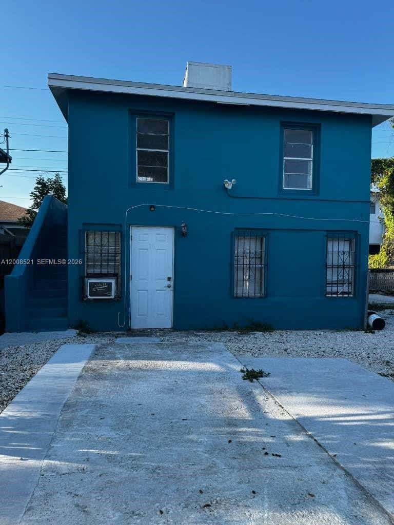 1121 NW 40th St # 4, Miami FL 33127
