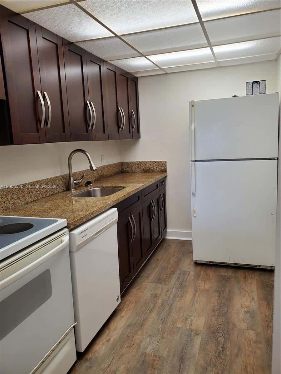 1230 NE 139th St # 409, North Miami FL 33161