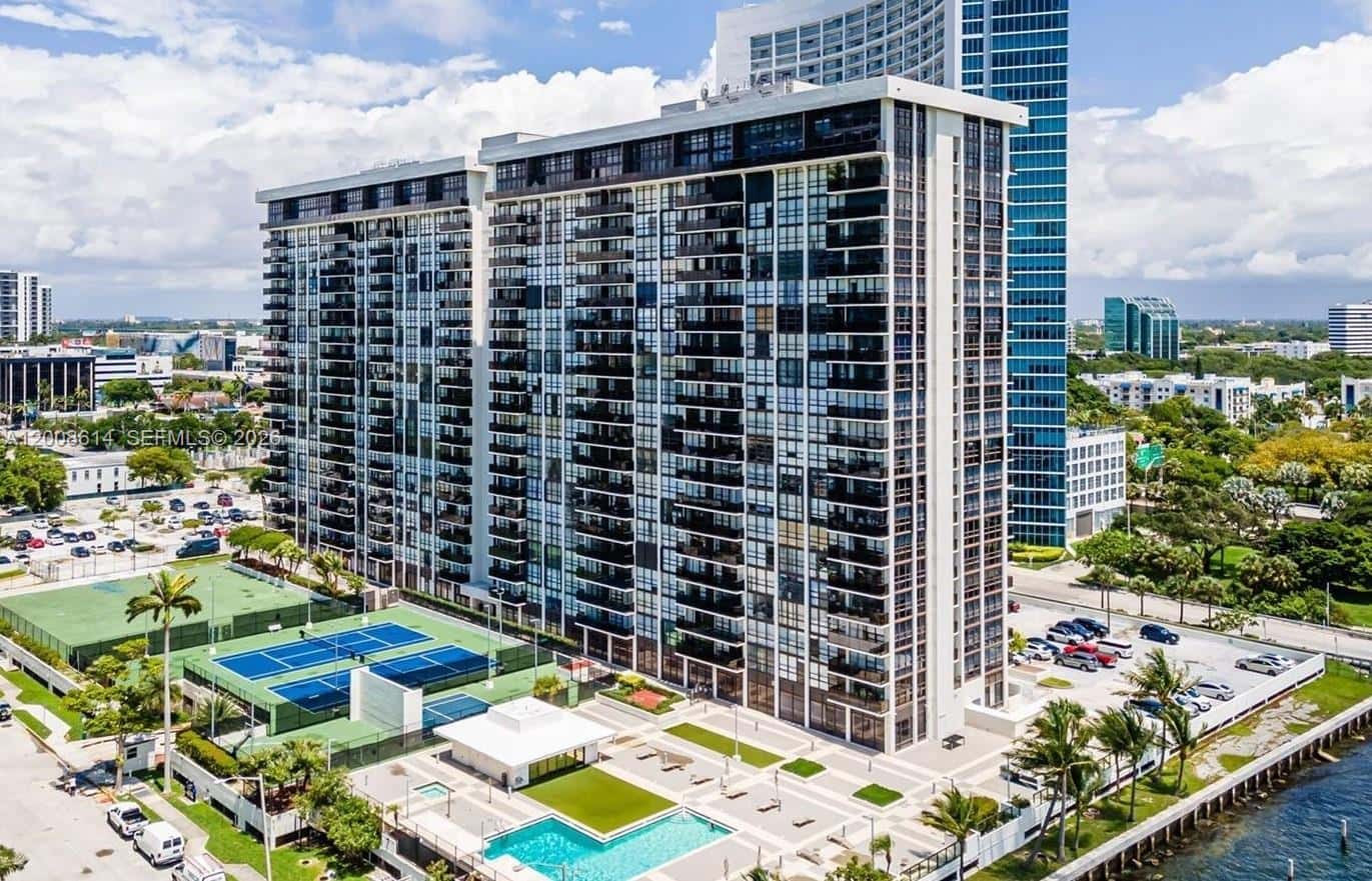 600 NE 36th St # 801, Miami FL 33137