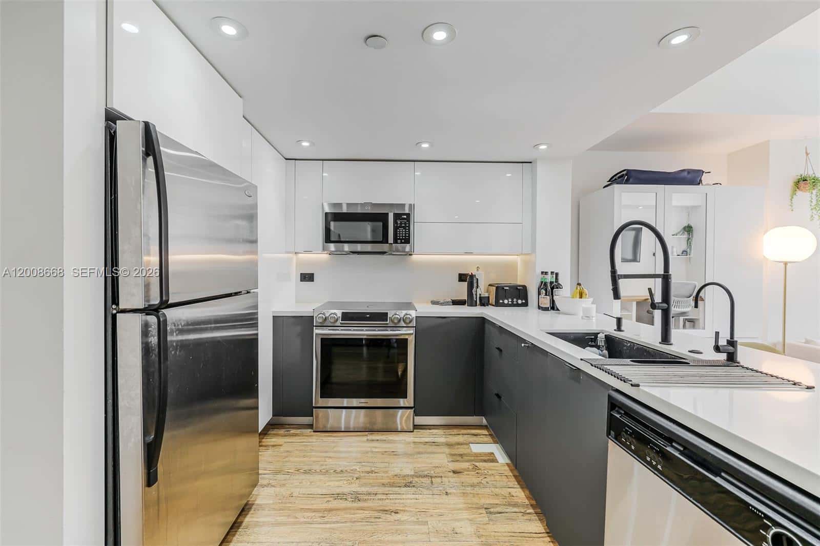 111 E Flagler St # 708, Miami FL 33131