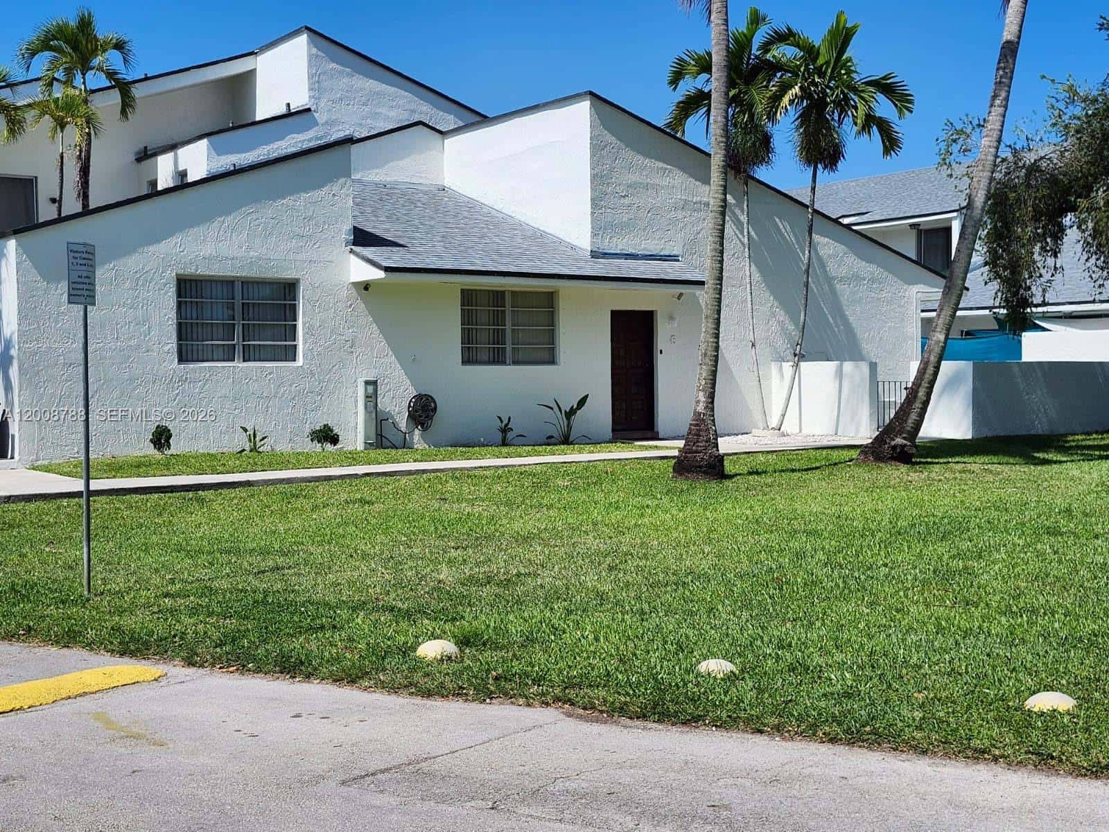 9195 Fontainebleau Blvd # 6, Miami FL 33172