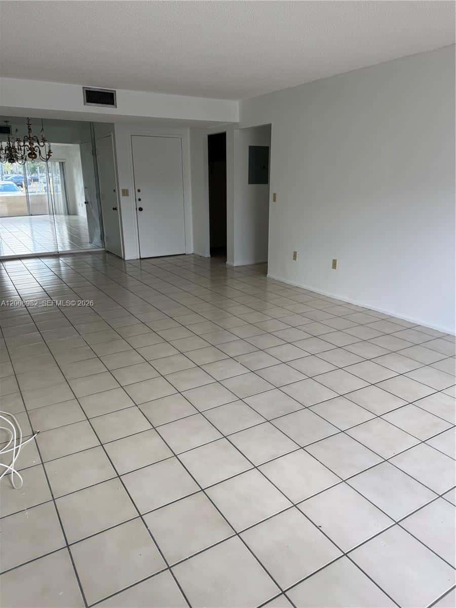 7747 SW 86th St # 105, Miami FL 33143