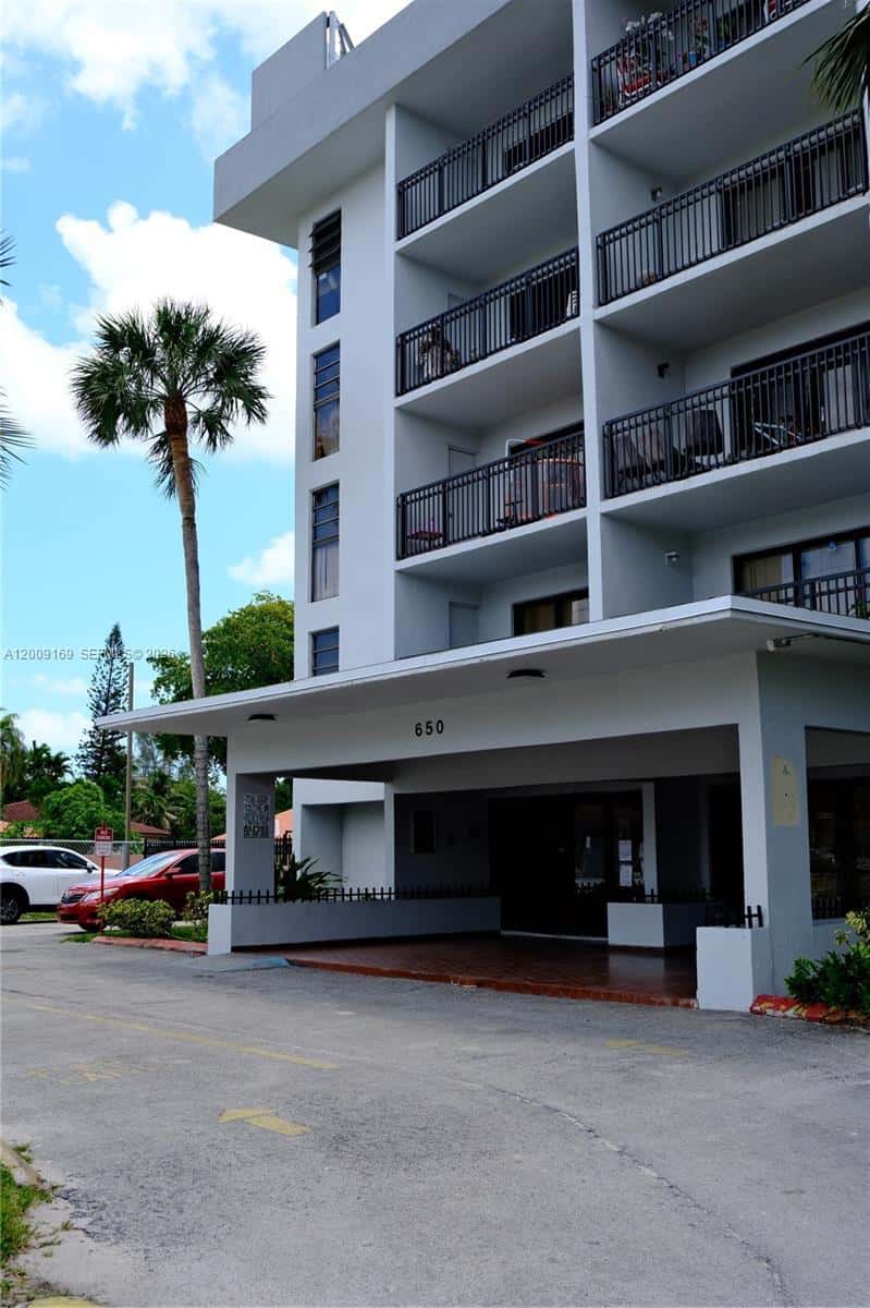 650 NE 149th St # 505F, Miami FL 33161