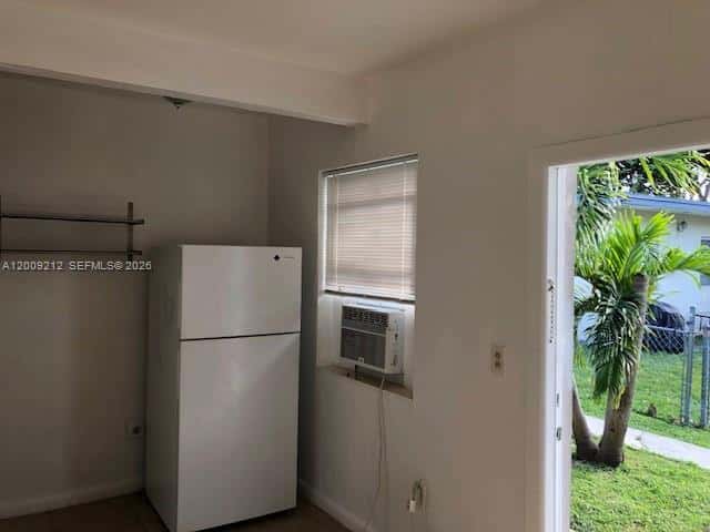 471 SW 10th St # 5, Miami FL 33130