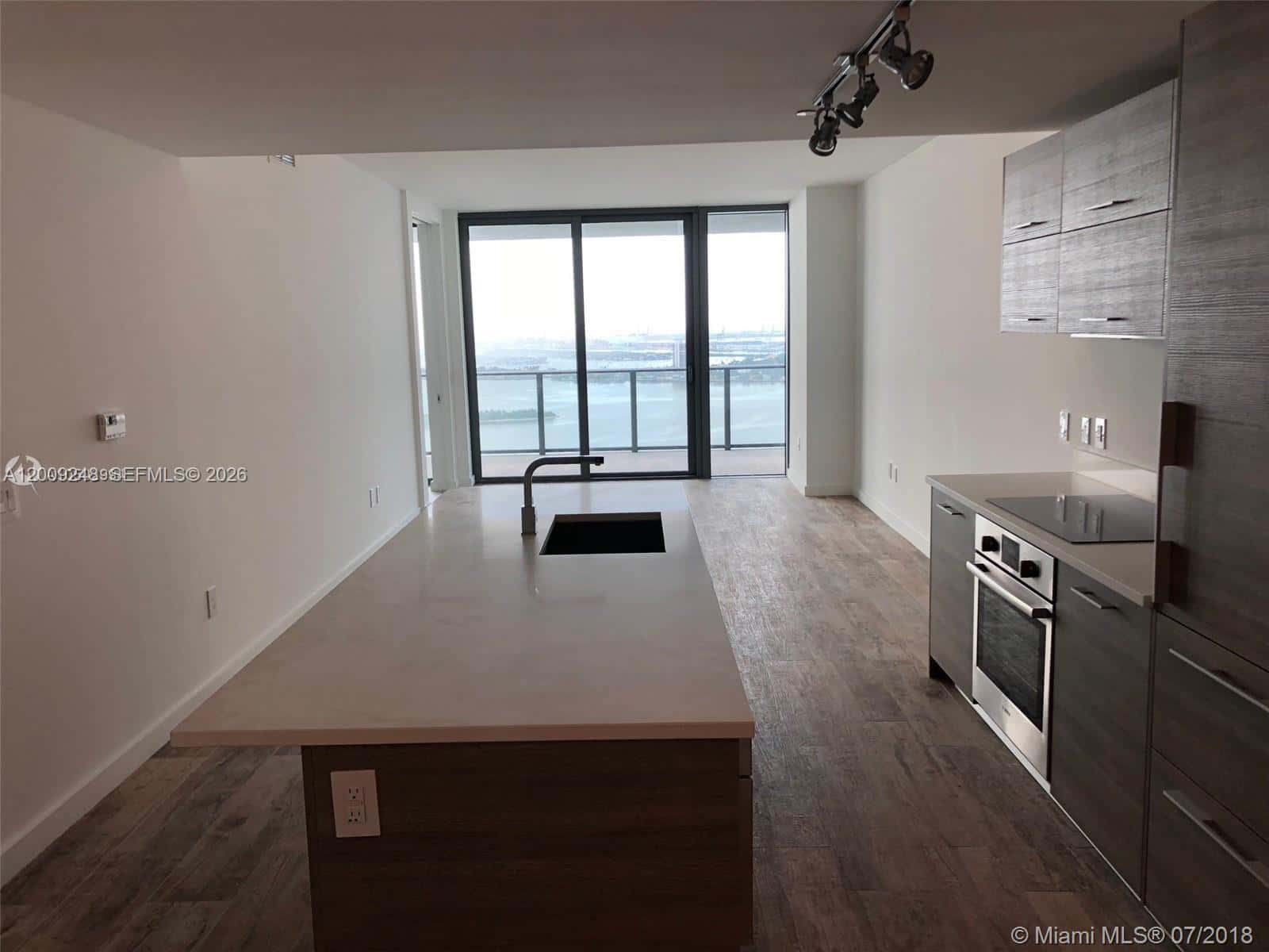 650 NE 32nd St # 4005, Miami FL 33137