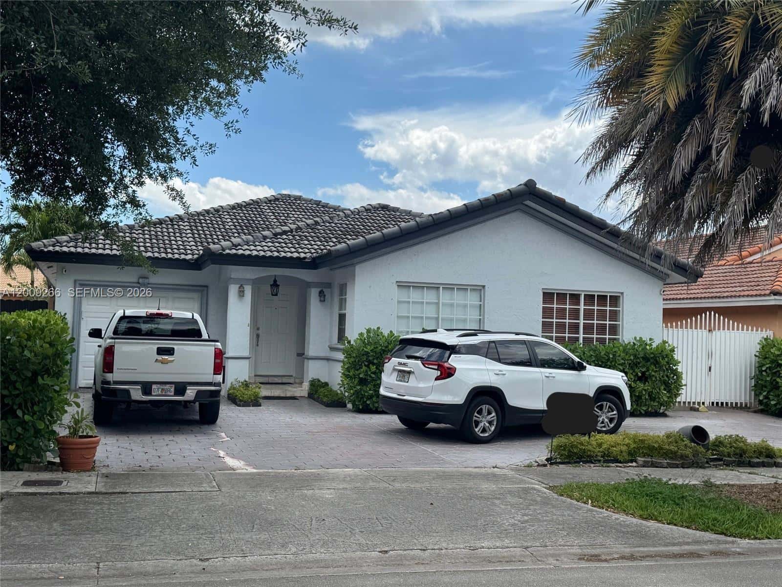 8748 NW 143rd Ter, Miami Lakes FL 33018