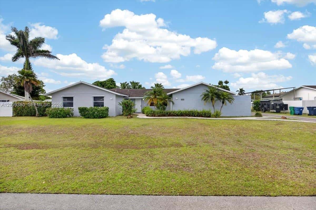 16040 SW 283rd St, Homestead FL 33033