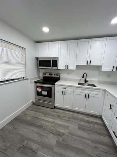 8875 Fontainebleau Blvd # 201, Miami FL 33172