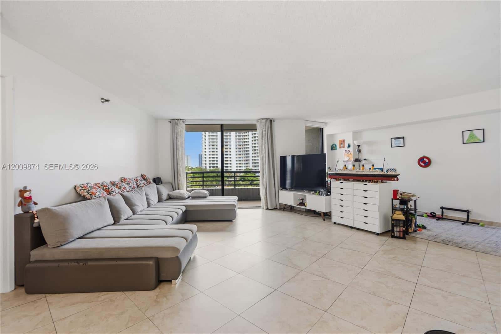 3300 NE 191st St # 609, Aventura FL 33180
