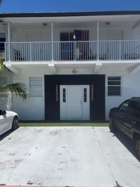 701 82nd St # 1, Miami Beach FL 33141