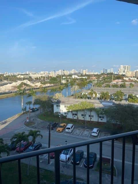 16450 Miami Dr # 704, North Miami Beach FL 33162