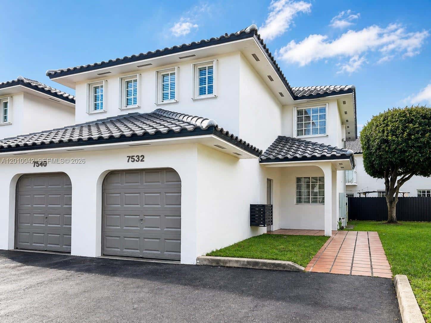 7532 NW 176th St # 1, Miami Lakes FL 33015