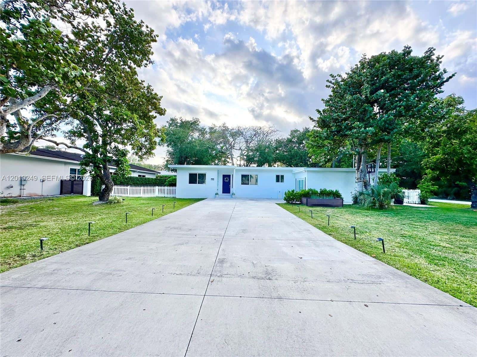 7800 SW 57th Ct, South Miami FL 33143