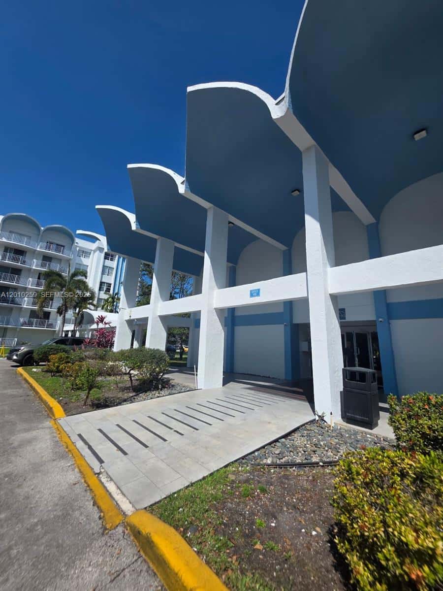 496 NW 165th St Rd # 210, Miami FL 33169