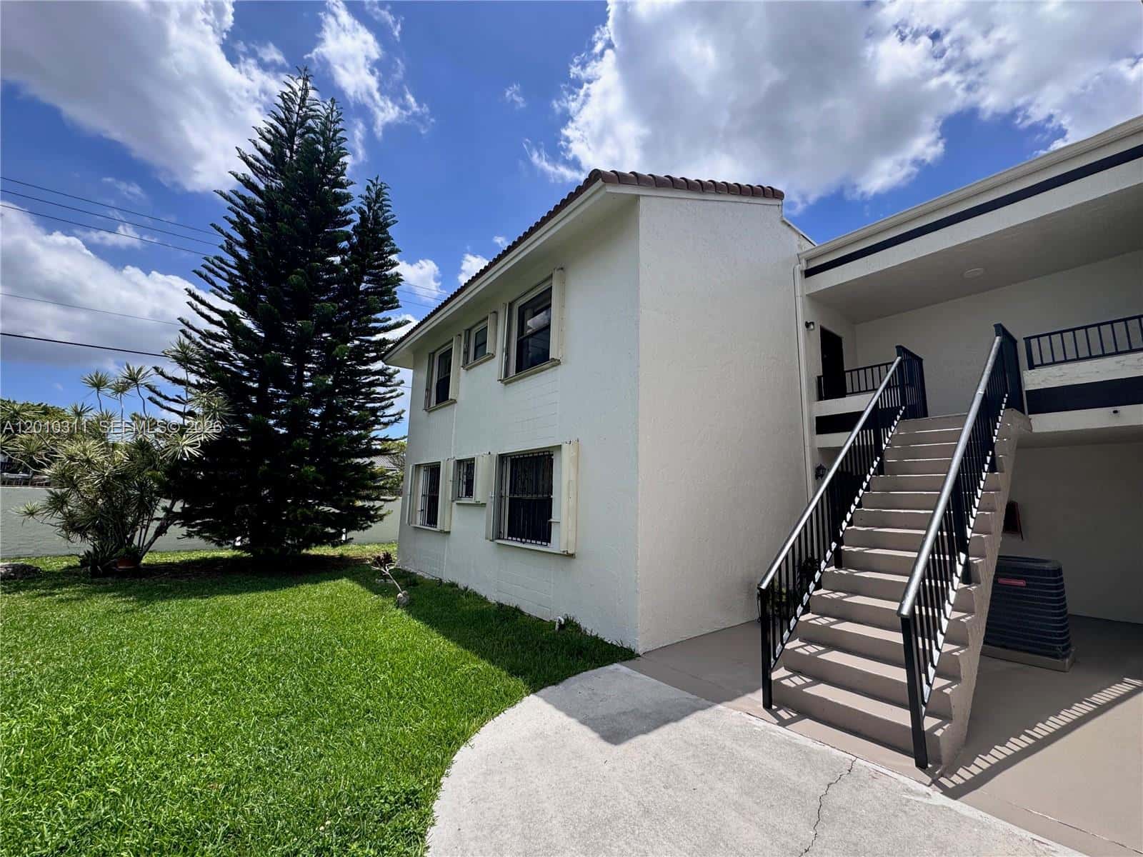 10893 NW 7th St # 27, Miami FL 33172