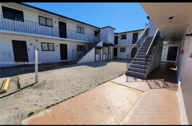 120 W 10th St # 10, Hialeah FL 33010