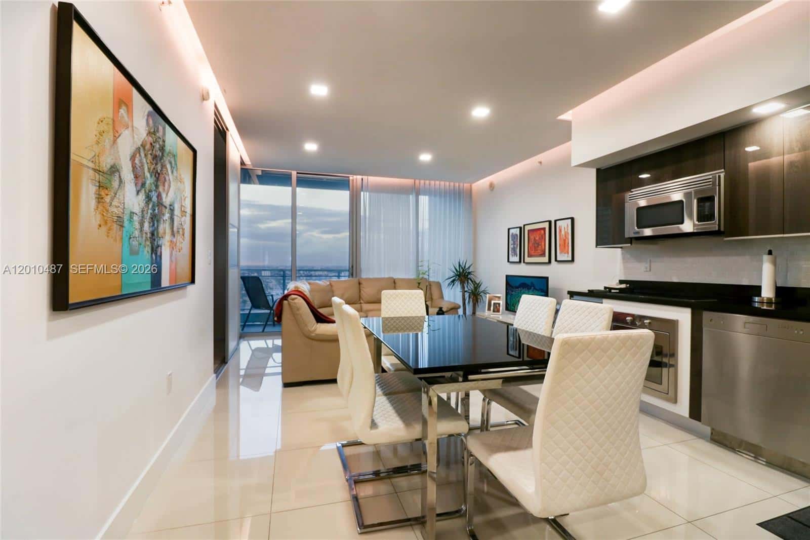 92 SW 3rd St # 2808, Miami FL 33130