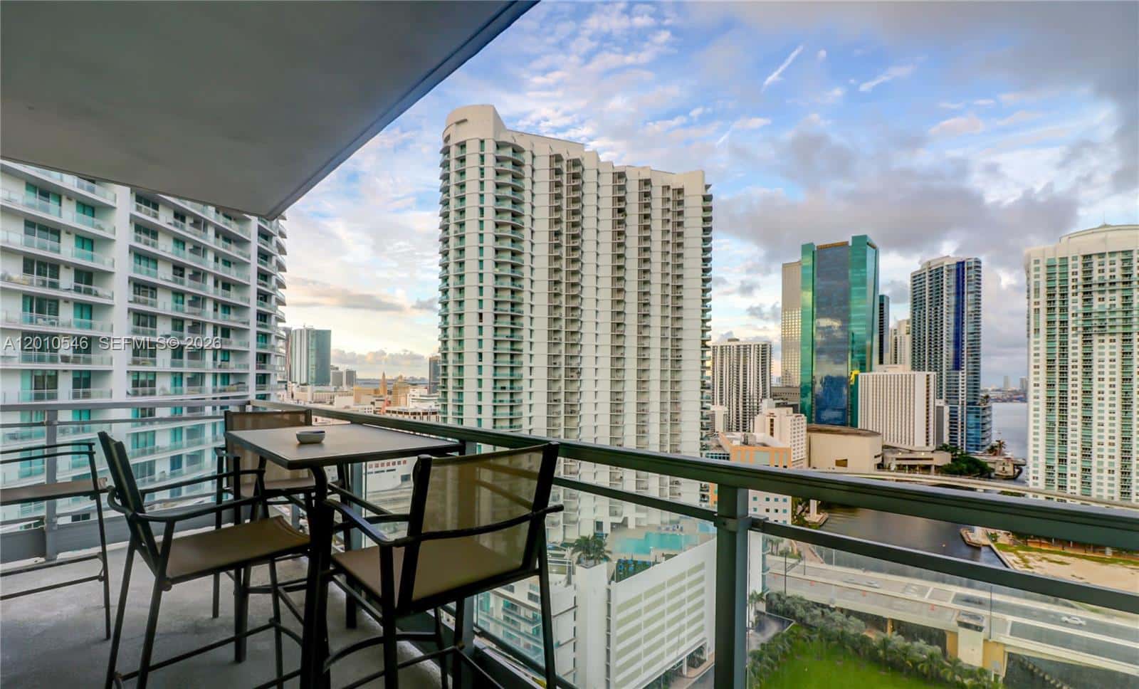 92 SW 3rd St # 2410, Miami FL 33130