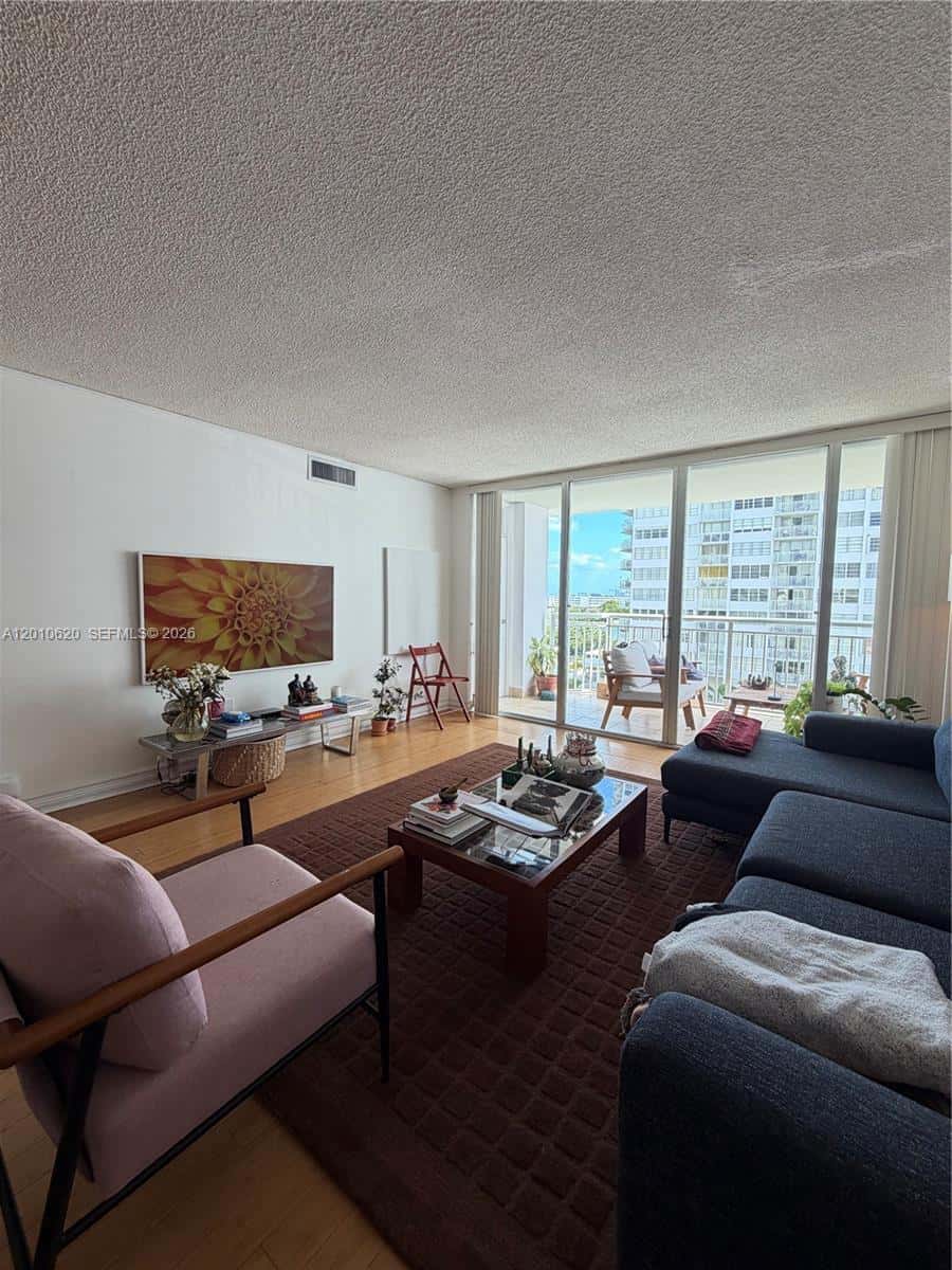 18061 Biscayne Blvd # 601, Aventura FL 33160