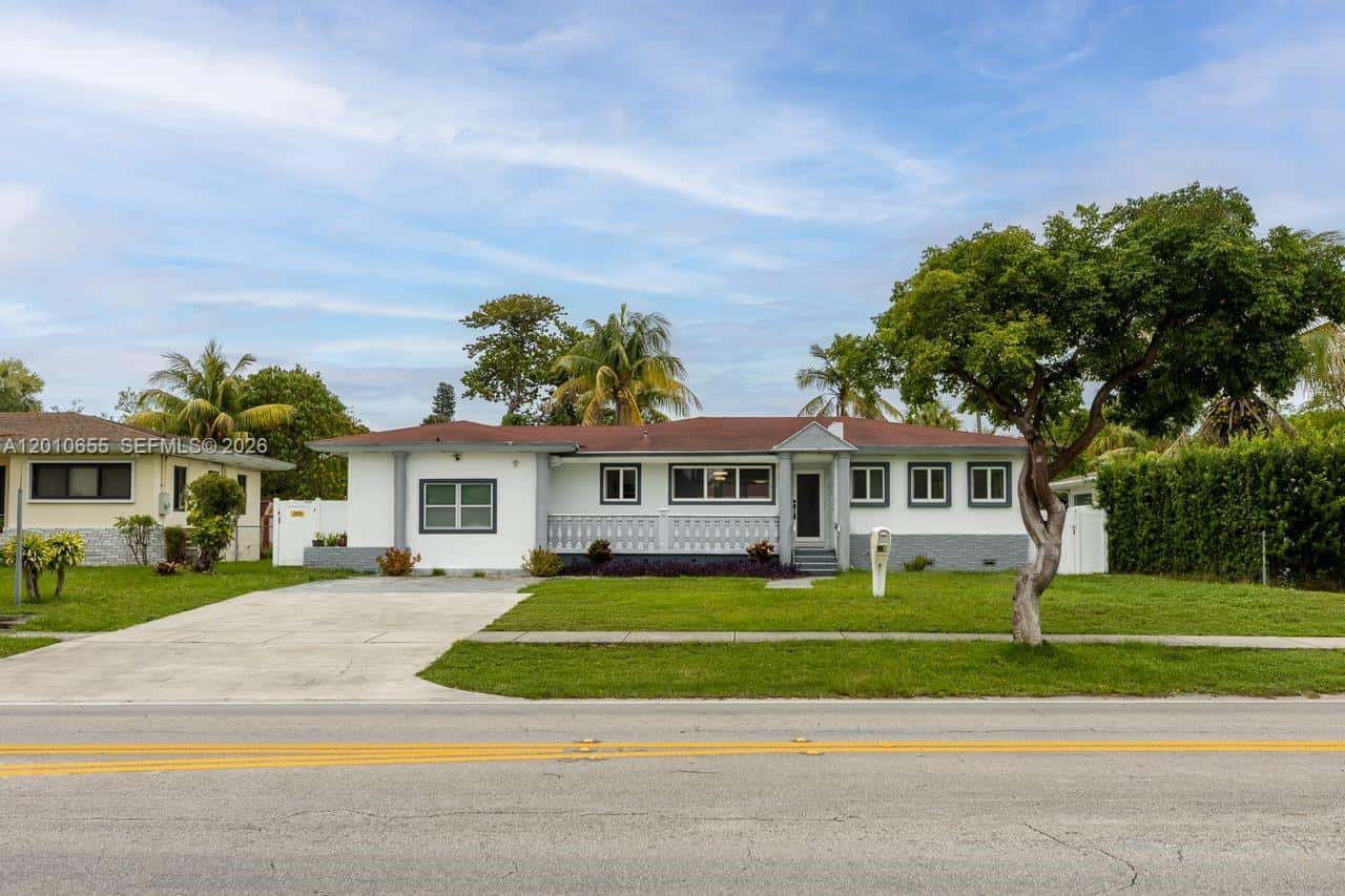 15925 NE 18th Ave, North Miami Beach FL 33162