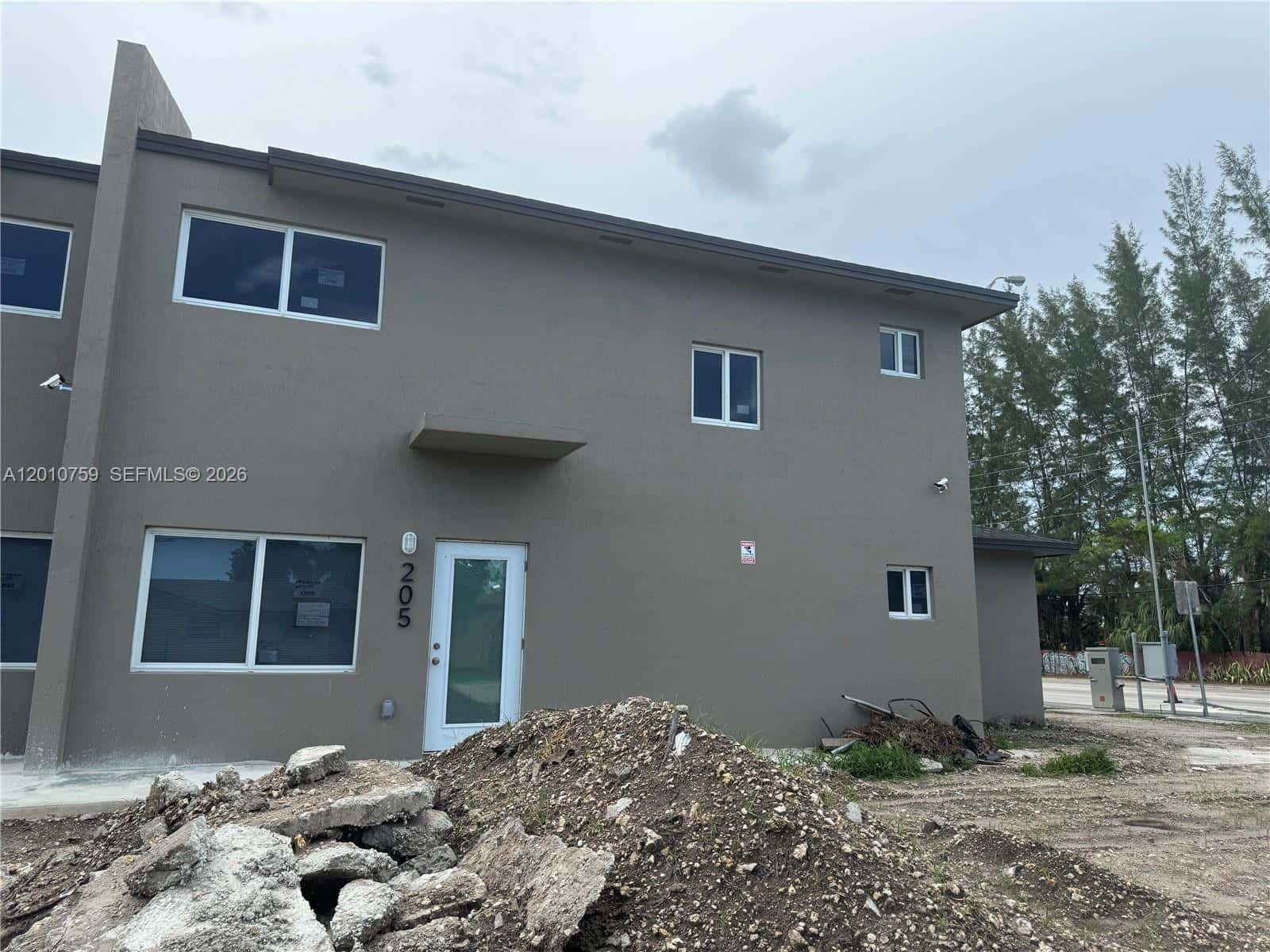 205 NW 159th St, Miami FL 33169