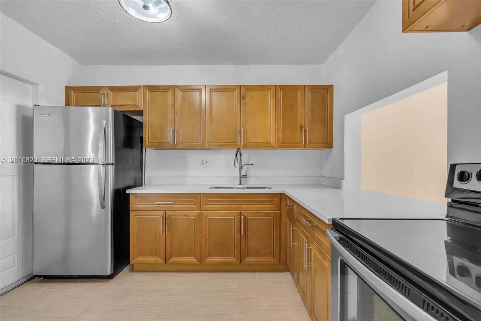 18900 NE 3rd Ct # 520, Miami FL 33179