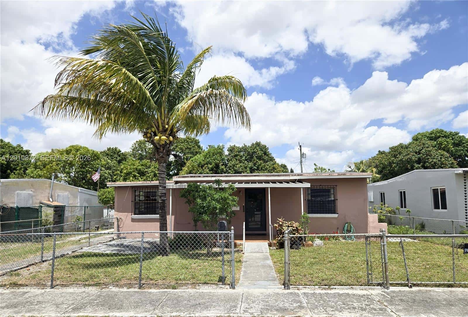 1051 E 18th St, Hialeah FL 33013