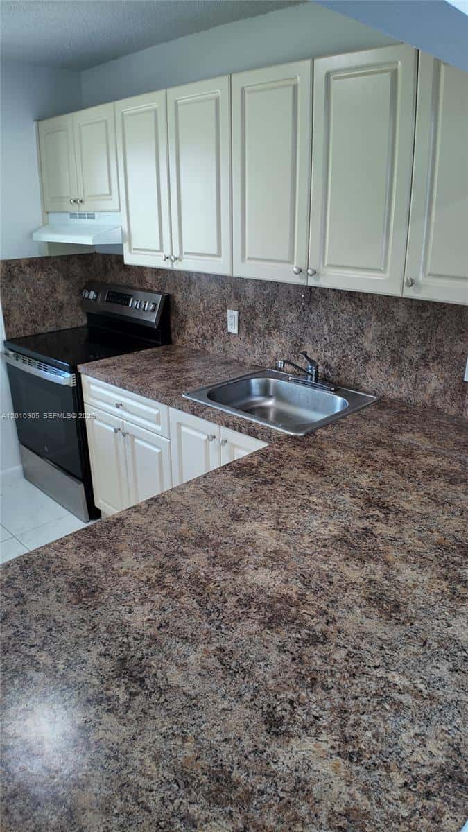 10900 SW 196th St # 103, Cutler Bay FL 33157