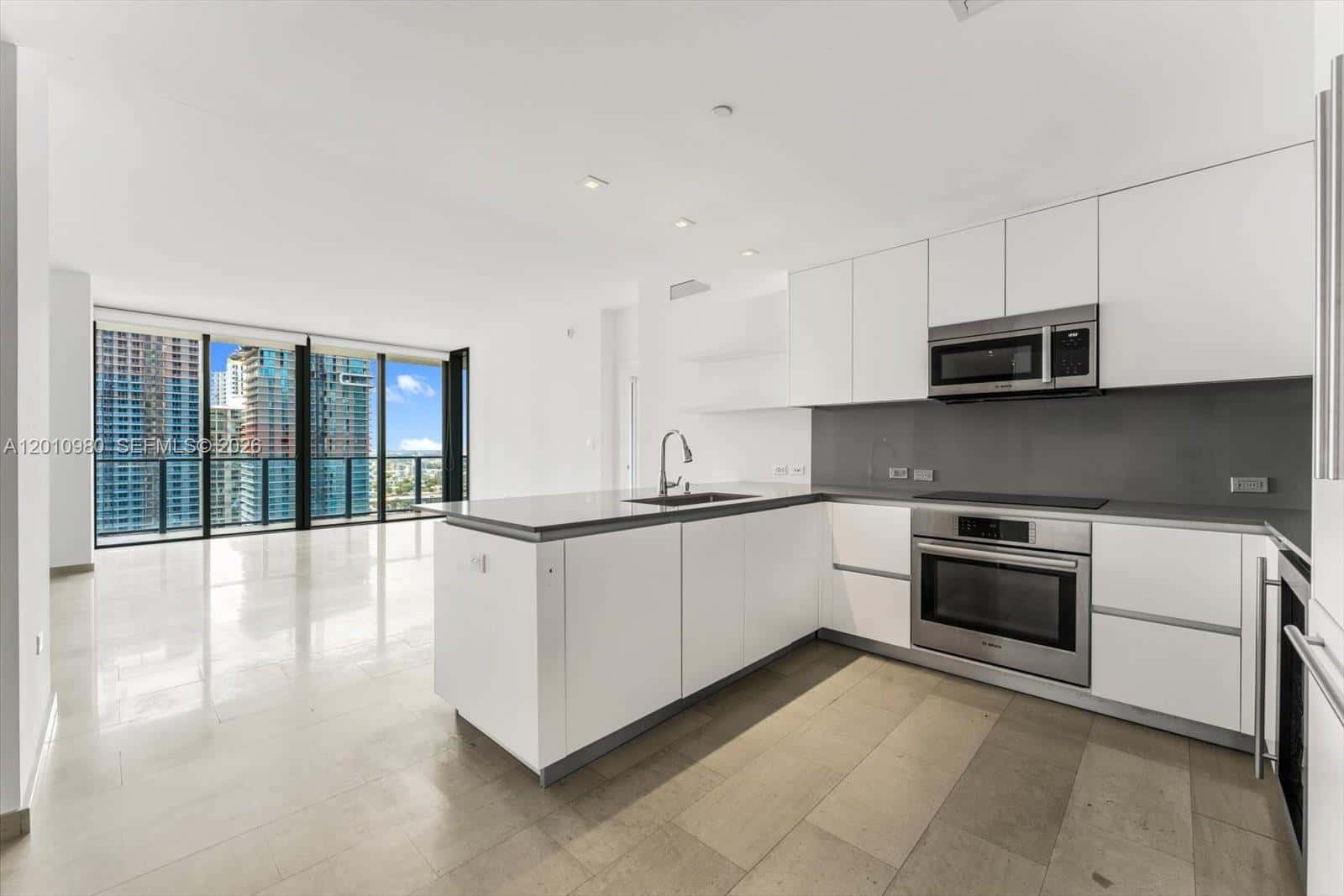68 SE 6th St # 2304, Miami FL 33131
