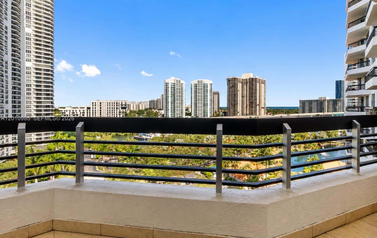 3600 Mystic Pointe Dr # 1209, Aventura FL 33180