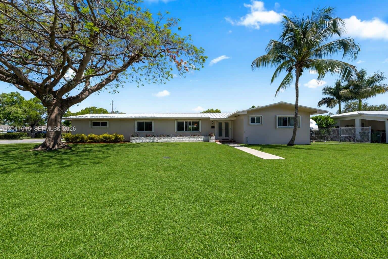 81 NW 18th St, Homestead FL 33030