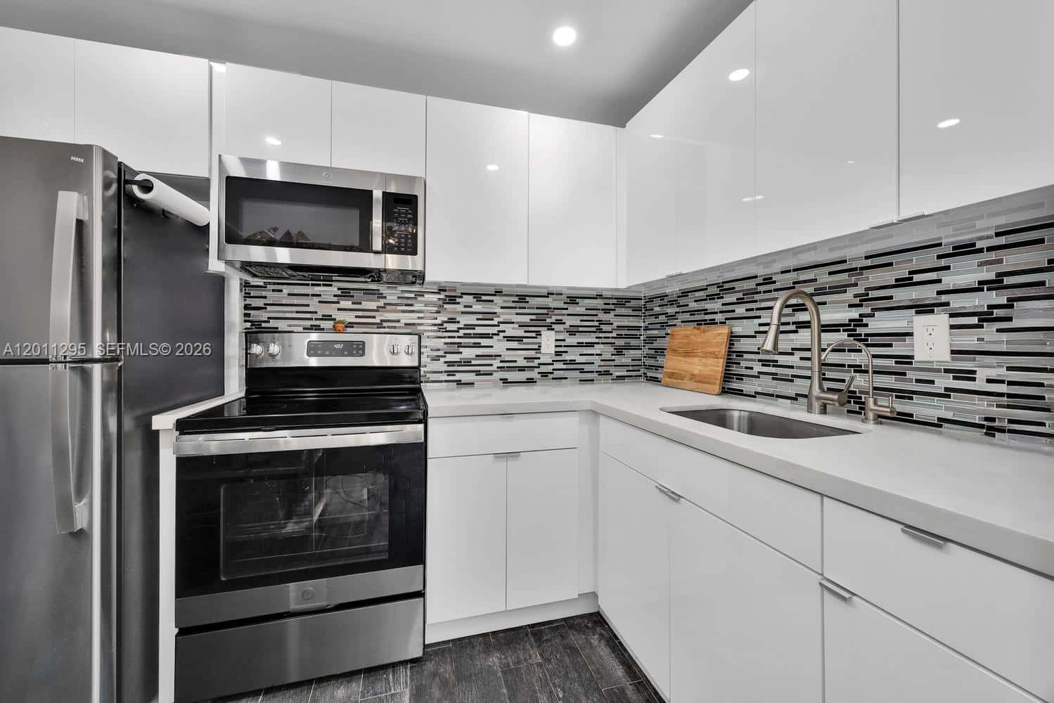 1051 SW 1st St # 401, Miami FL 33130