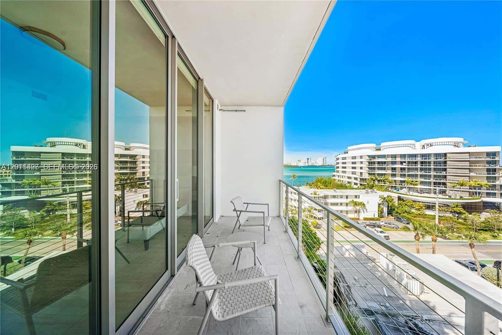 10281 W Bay Harbor Dr, Bay Harbor Islands FL 33154