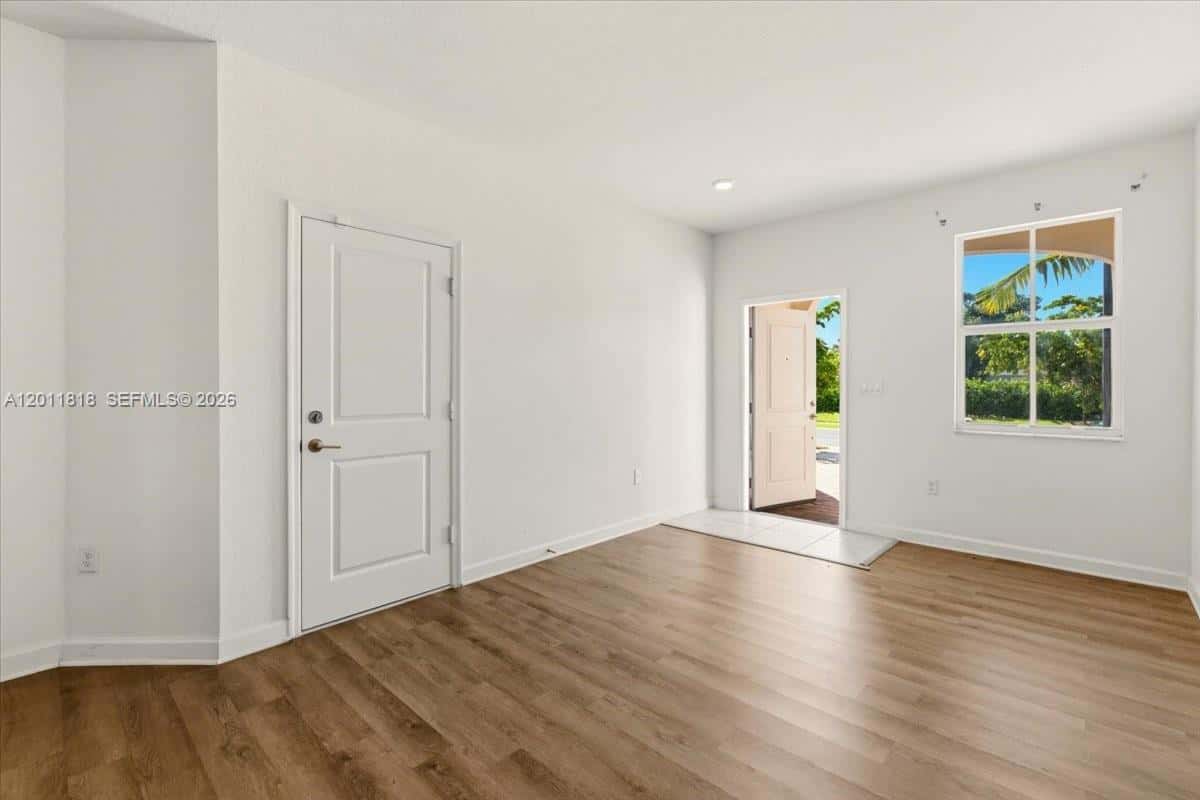 12865 NW 24th Ave, Miami FL 33167