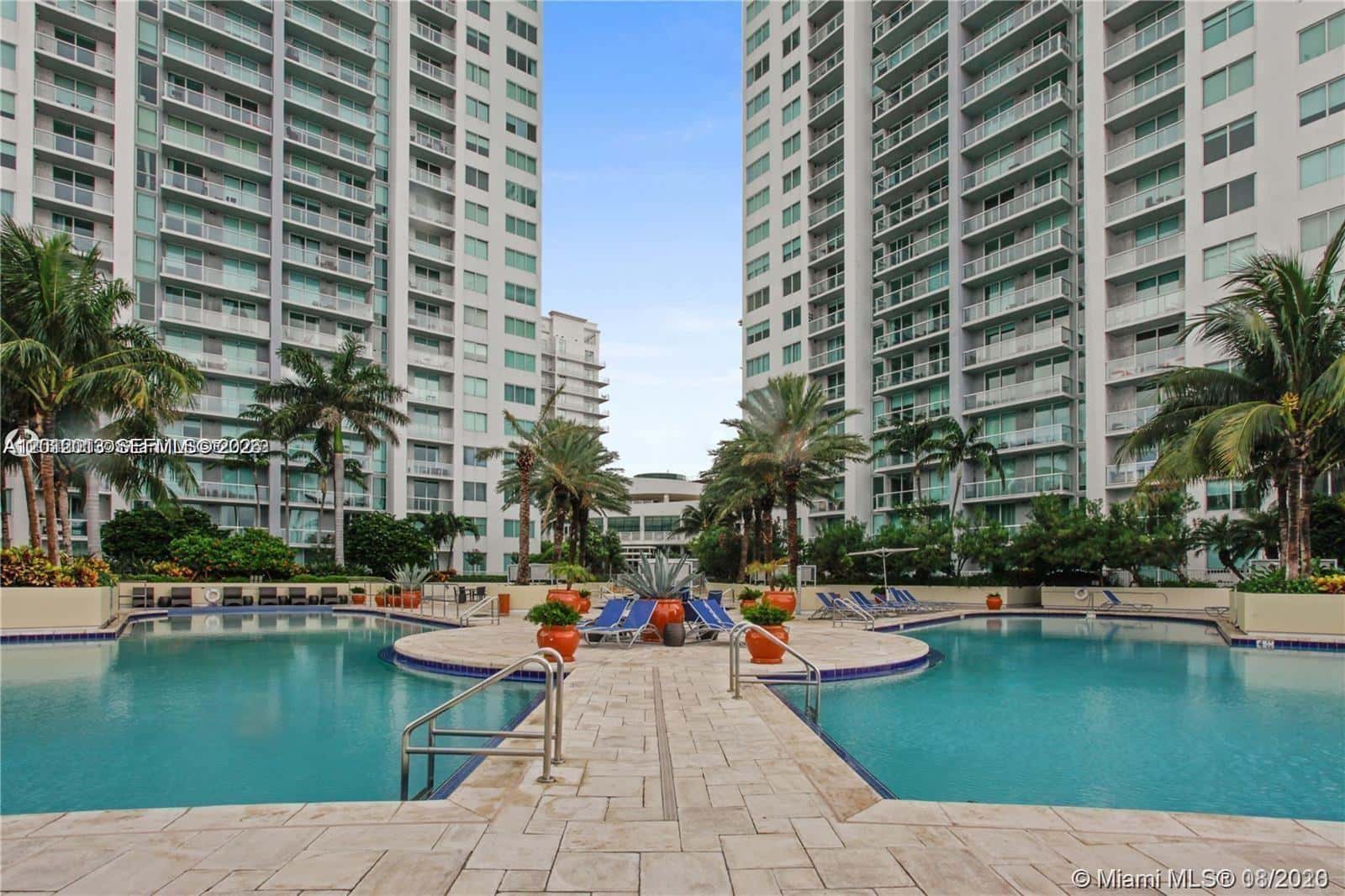 253 NE 2nd St # 3002, Miami FL 33132